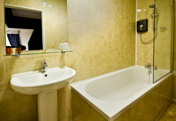 Deluxe Bathroom